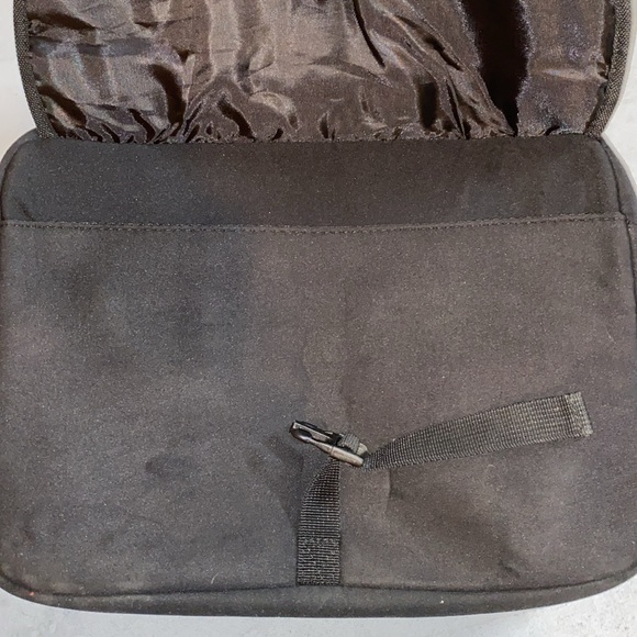 Targus Laptop Slip Cover - Picture 2 of 5